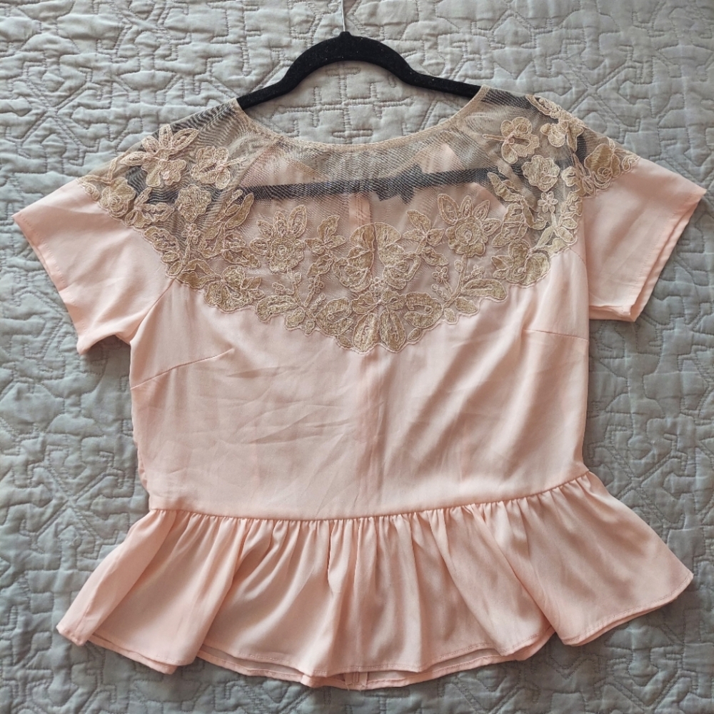 Elegant Lace Peplum Top - Soft Pink